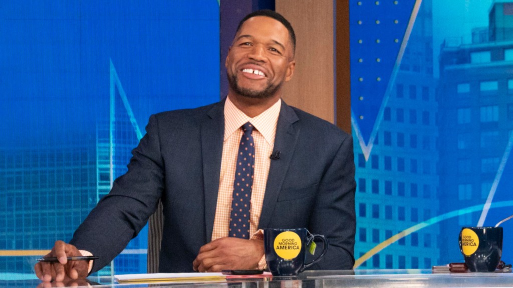 Michael Strahan Surpasses Diane Sawyer As Good Morning America’s All-Time Sack Leader