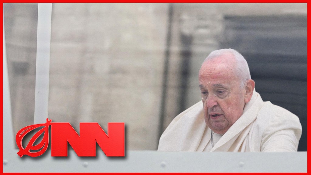 Pope Francis Left In Hot Popemobile